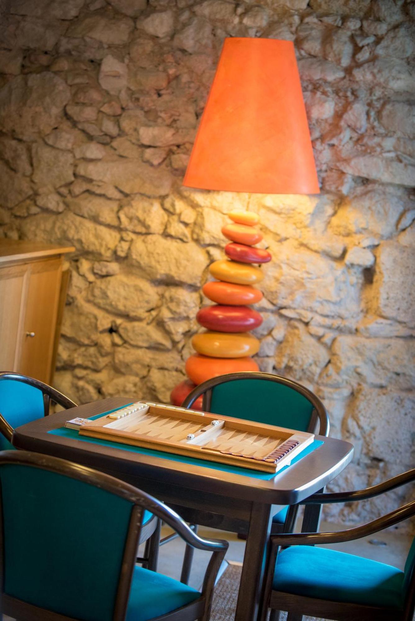 Le Relais De Pigasse Hotel Ouveillan Exterior photo