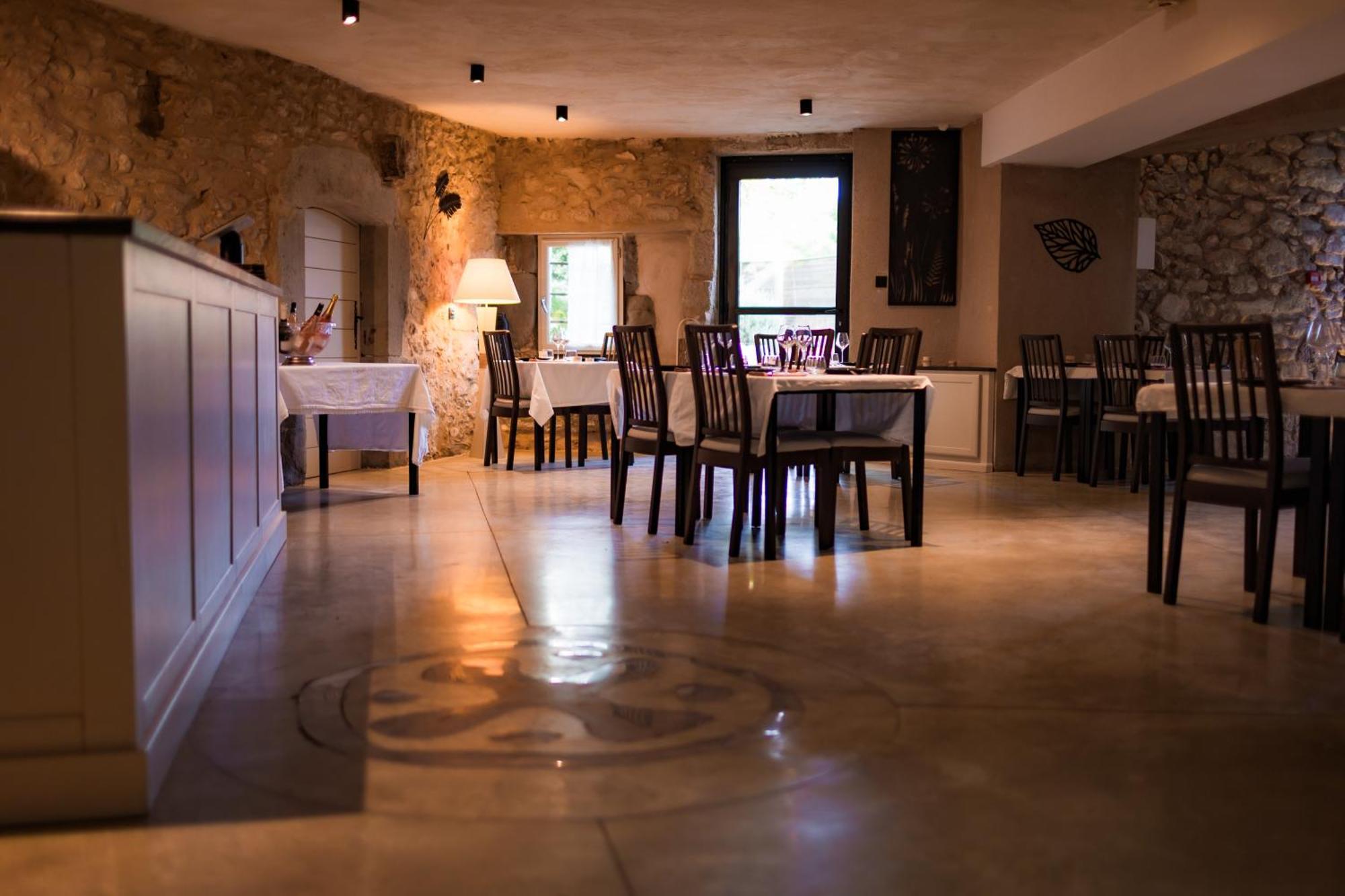 Le Relais De Pigasse Hotel Ouveillan Exterior photo